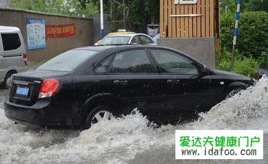 汽車被水泡了還能開嗎 汽車泡水后有什么影響