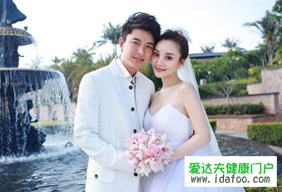 驚呆了!李小璐刪結(jié)婚照 這到底是個什么梗?