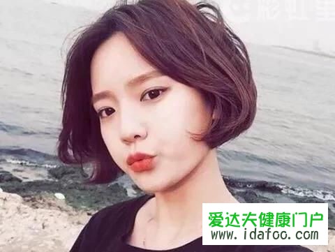 大圓臉適合哪種短發(fā) 女生圓臉適合什么發(fā)型