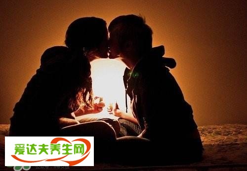 接吻時(shí)女生的生理反應(yīng)是什么？怎么接吻教程