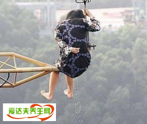 美女失控！美女尿失禁百態(tài)圖片不敢直視