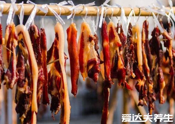 小雪節(jié)氣吃什么傳統(tǒng)食物，土家族吃豬雜刨湯很溫補(bǔ)