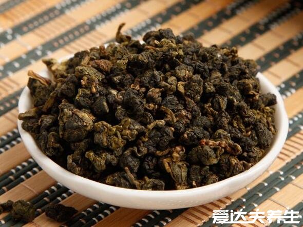 烏龍茶屬于什么茶有哪些，屬于半發(fā)酵的青茶其中鐵觀音最出名