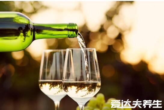 白葡萄酒怎么喝方法才正確，第二步才是醒酒千萬別弄錯