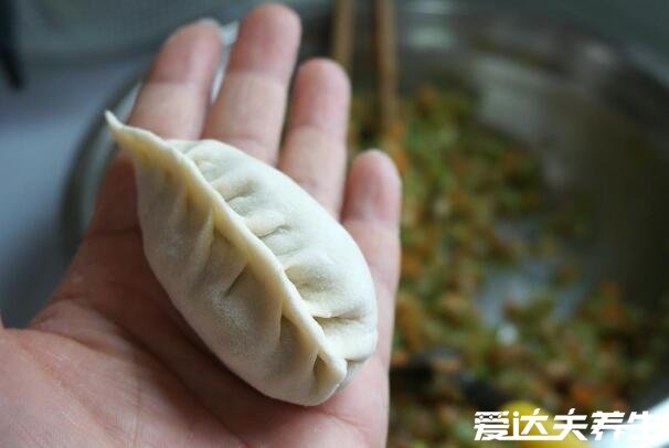 蒸餃子需要多長(zhǎng)時(shí)間，皮薄素餡水開蒸10分鐘/皮厚肉餡15-20分鐘