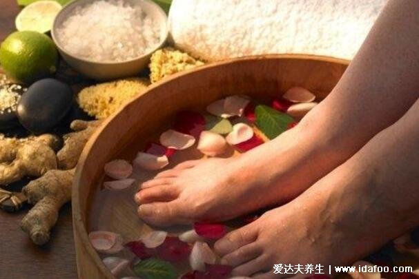 女性去濕氣最快的方法，泡腳/食補(bǔ)/拔罐見效快(5種方法)