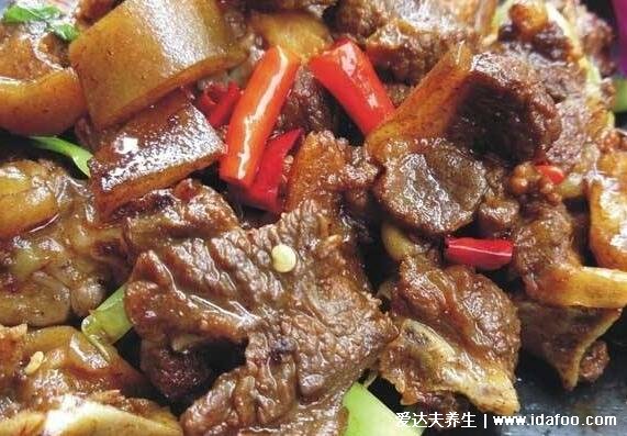 狗肉不能和什么一起吃，不能和綠豆/西瓜/食醋/黃鱔/茶一起吃