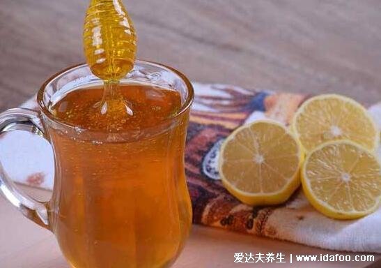 蜂蜜水怎樣喝減肥，沖泡蜂蜜水不宜超過100毫升(4個(gè)方面要注意)