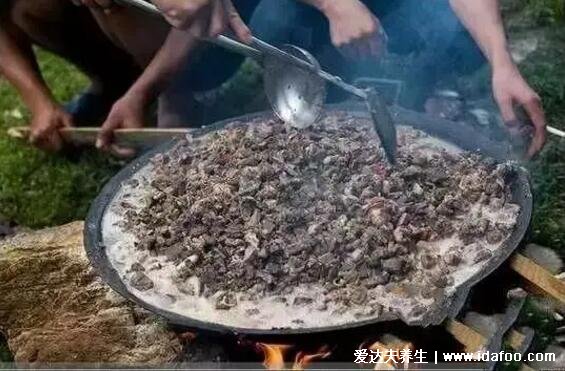 牛癟是什么和牛屎有什么區(qū)別，牛胃中沒完全消化的食物(重口味美食)