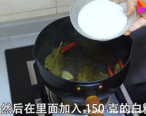 泡菜的制作方法，在家用卷心菜簡(jiǎn)單四步教你做出來(lái)(附視頻步驟)